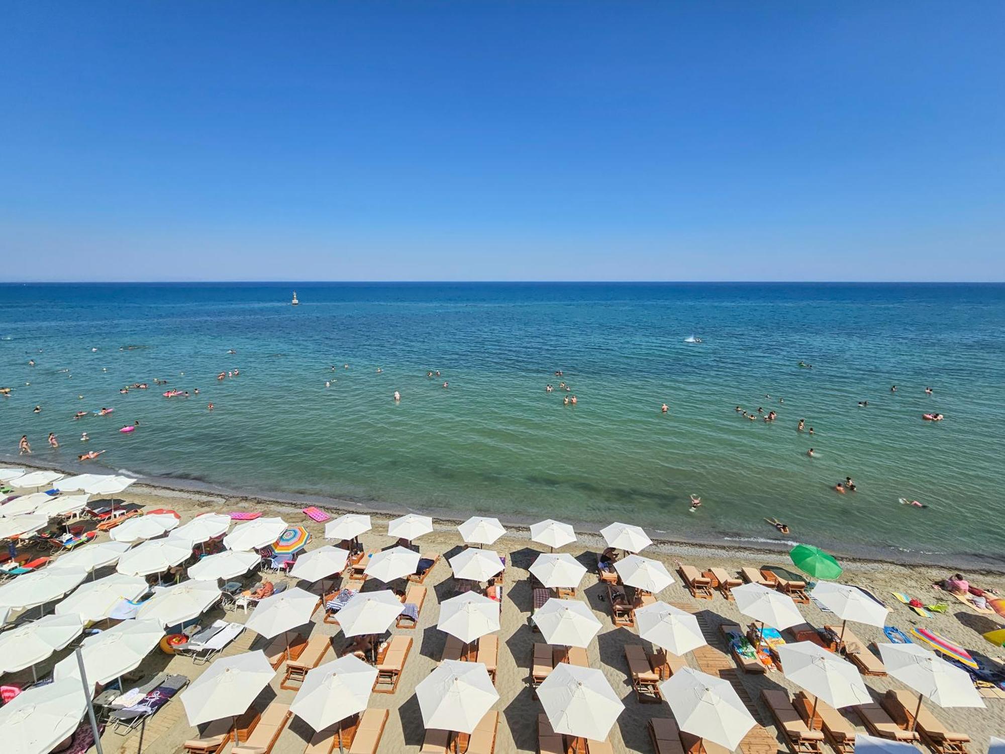 Akteon Girni Hotell Paralía Exteriör bild