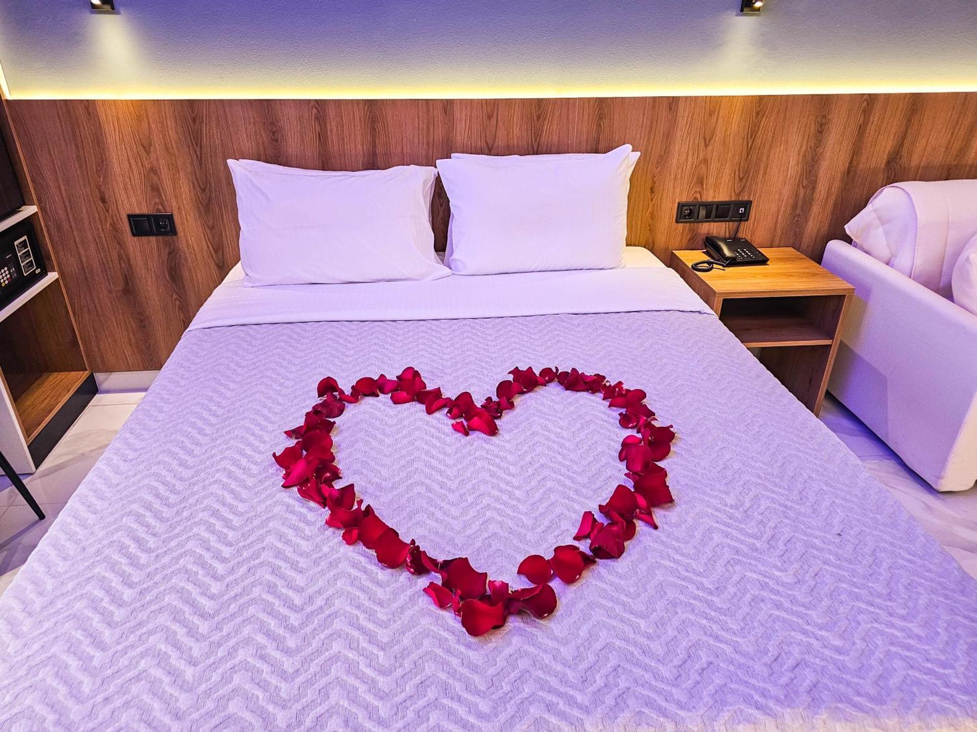 Akteon Girni Hotell Paralía Exteriör bild